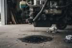 Moteur qui refoule huile par le reniflard : causes et solutions